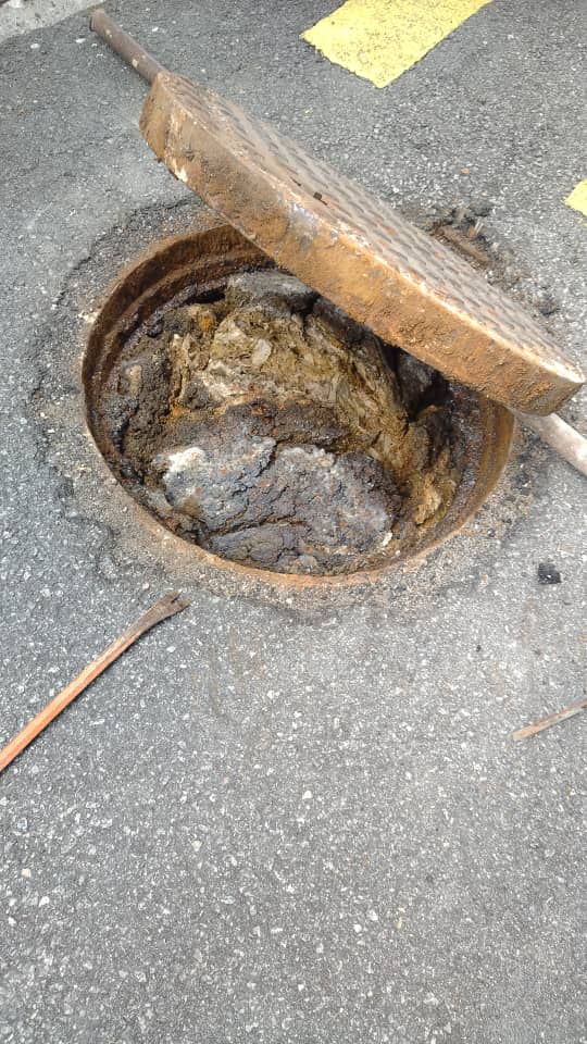 Sewage Line Unclogging Service