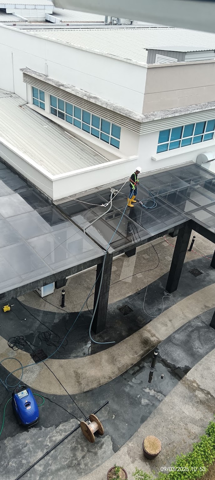 Skylight and roof window cleaning service